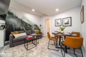 NEW, Mountain Chic Suite, Whyte Avenue, Netflix, WiFi, Sleeps 6